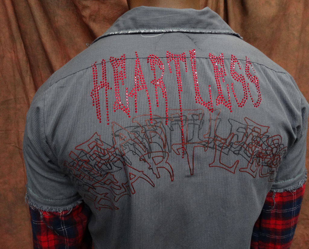 EXTENDED SLEEVE WORK SHIRT WITH HEARTLESS MOTIF