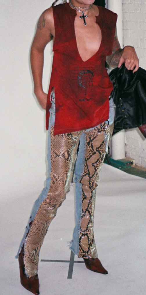 DYED +  DISTRESSED DEEP VNECK CUTOFF TEE