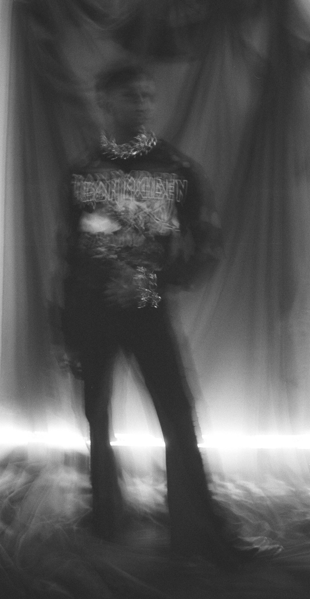 CUTOUT IRON MAIDEN LONGSLEEVE BAND TEE